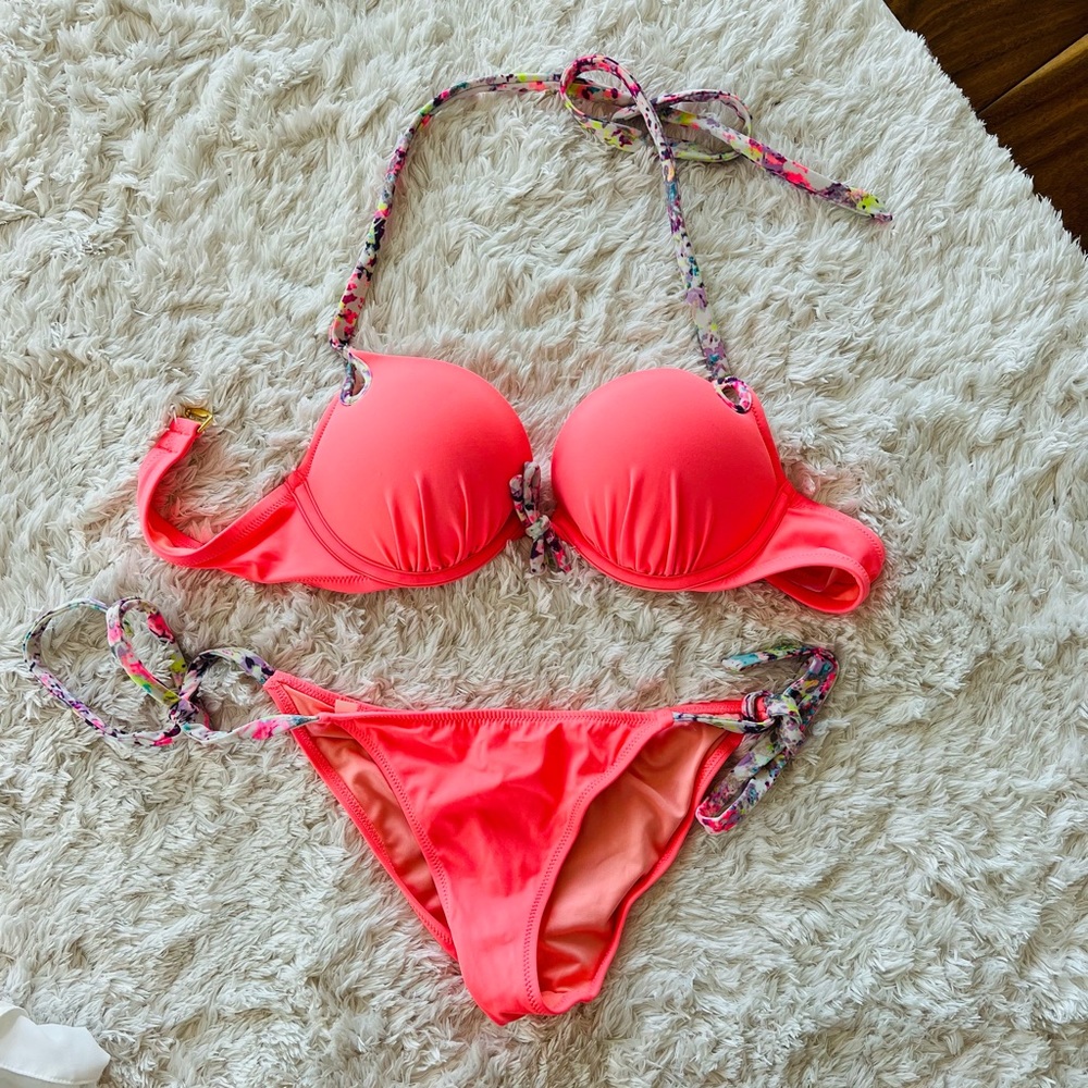 Coral bikini 32B top and Small bottom set - Victoria secret NWT
